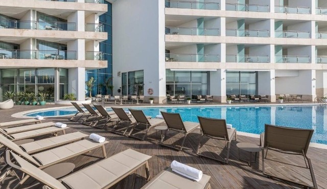 Sesimbra Oceanfront Hotel | Ocean View Premium Suite | Onsite Pools | Restaurant