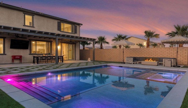 Sleeps 16! Pool Oasis w/Game Room, Hot Tub, Fire Pit Desert Eden by Avantstay