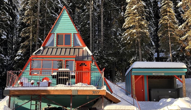 Slope-Side Bliss: A-Frame Haven with Private Hot Tub (Sleeps 7)