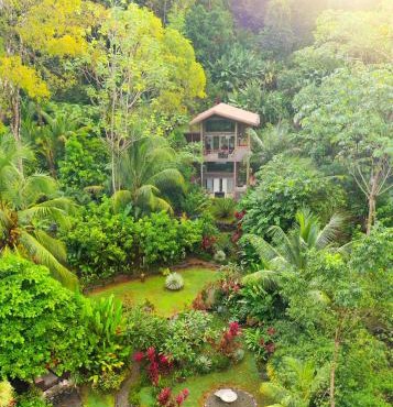 Sloth Premium Riverfront Jungle Villa with Jacuzzi and Pool