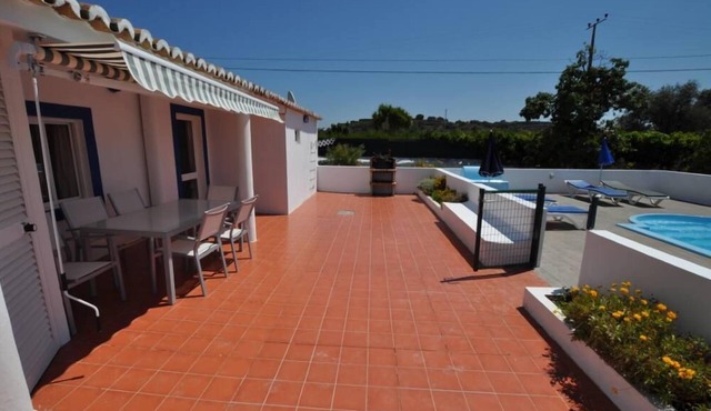 Small Villa with 3 bedrooms,2 bathrooms, AC, wifi,private pool.