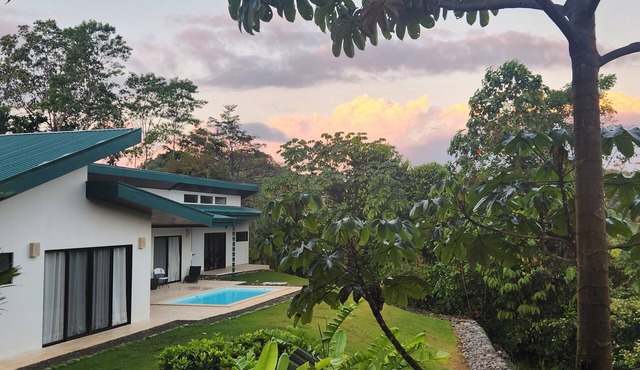 Spacious 3 bed, 3 bath home with breathtaking Mountain and Valley views.