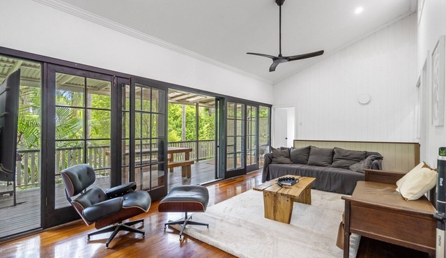 Spacious 3-Bed Stay with Balcony and BBQ