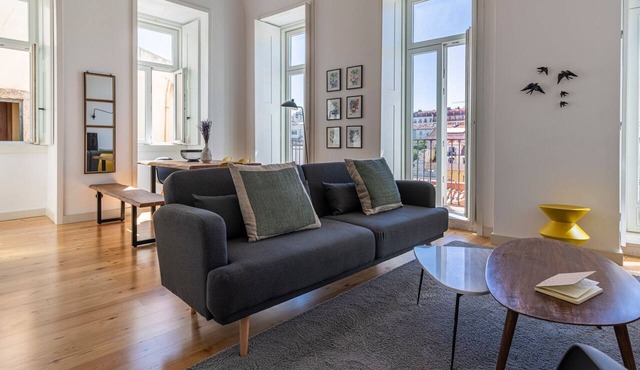Spacious 3BDR Apartment with Balcony by LovelyStay