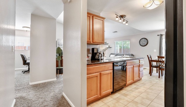 Spacious 4 BD 2 BA Home Near Sequoia National Park