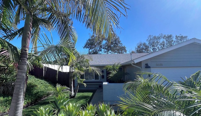 Spacious 4 Bedroom, 10 minutes from Downtown & Beaches!