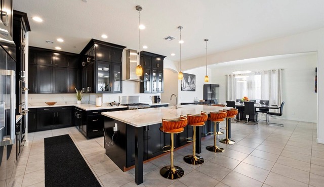 Spacious 4-bedroom house with AC, WiFi in welcoming Goodyear
