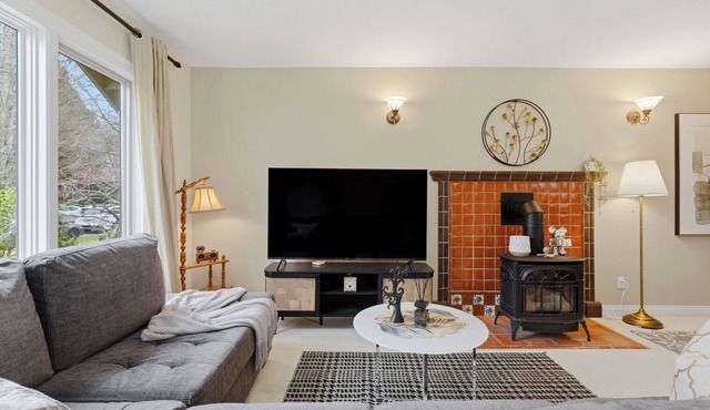 Spacious 4BR Home FIFA & Family Near UBC