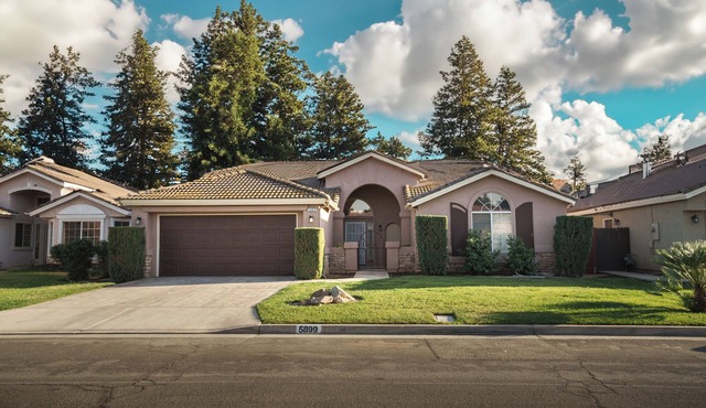 Spacious 4BR Home – Modern Comfort & Ideal Location in Fresno, CA