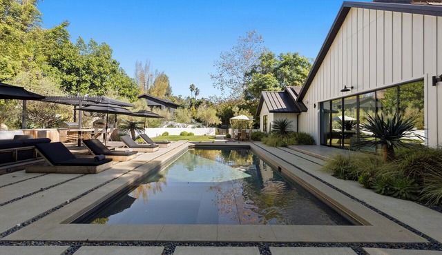 Spacious 5-bedroom estate in amazing Del Mar