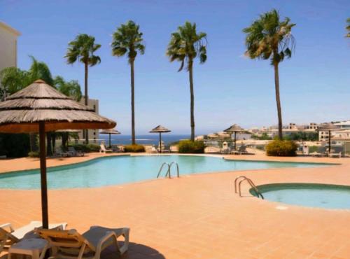 Spacious Apartment near Porto de Mos Beach, Lagos.