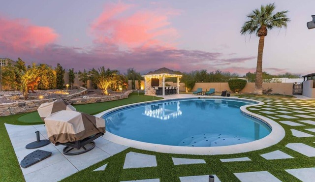 Spacious Camelback View Home with Pool & Firepit in Paradise Valley