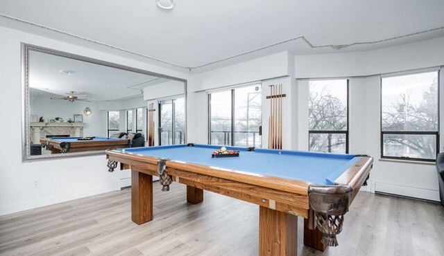 Spacious & Cozy Home In Heart Of Vancouver