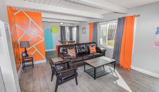 Spacious Cozy Unit Near University and Casinos