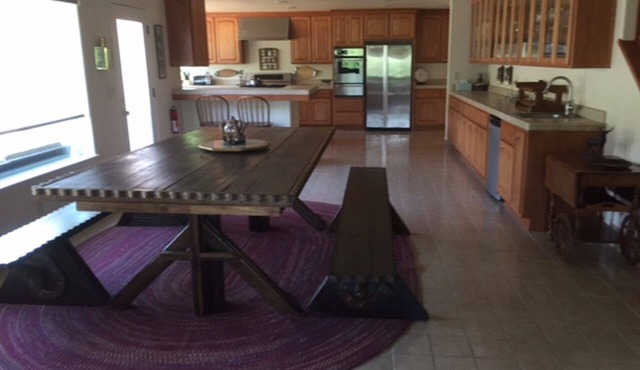 Spacious House with Breathtaking Panoramic Views and Private River Access