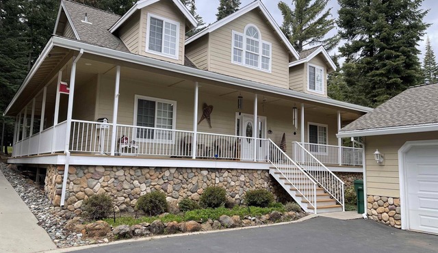 Spacious Lake Almanor West Getaway - Enjoy Everything the Lake Has to Offer