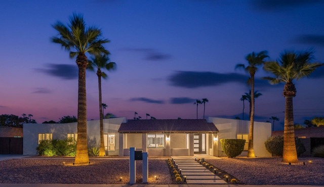 Spacious Oasis - Huge Backyard w/Fire pit + Pool