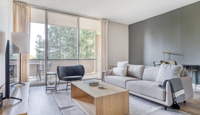 Spacious Palo Alto 1BR w/Gym, Pool & Lounge, nr tech HQs, by Blueground