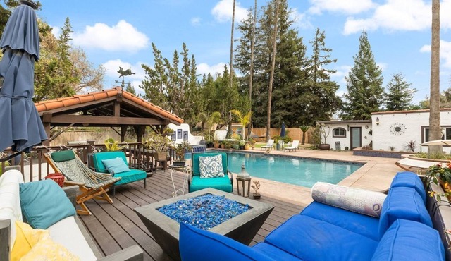 Spanish Casita w/Pool, Hot Tub & Garden Oasis