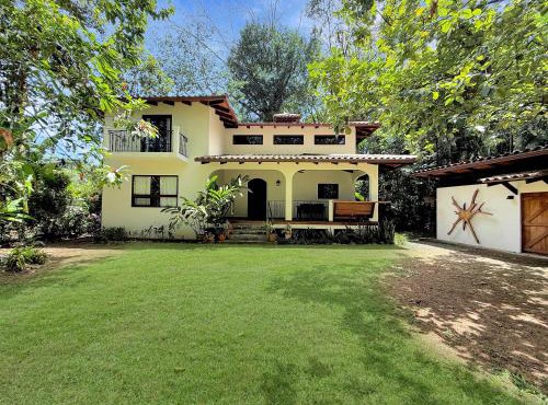 Spanish style Villa nestled in Caribe Beach Jungle