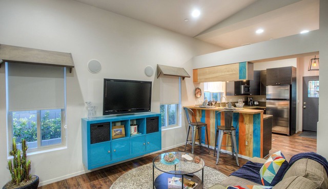 SPARKLING CLEAN-CANAL Walking/Running/Biking to Baseball, Downtown Events & Mo