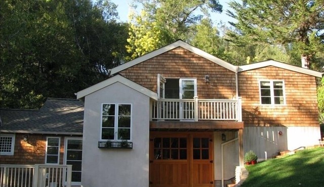 Spectacular Cottage Minutes from Town, Trails, and Biking!
