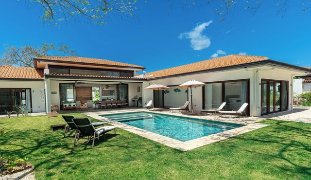 Spectacular Family & Luxury Retreat near Beaches!