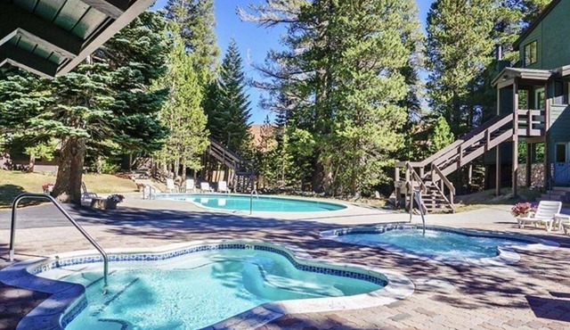 St. Anton Street View 2-bedroom Condo w/Full Kitchen