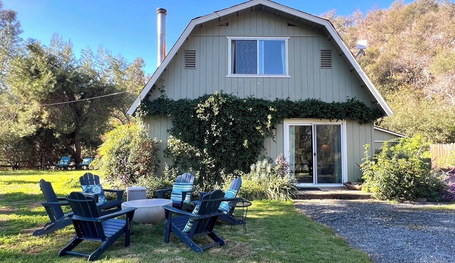 Stargazers’ Paradise - Charming Cottage Near Kings Canyon National Park