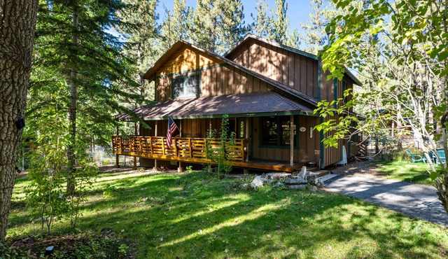 Starlight Summit -Walk to Slopes, Hot Tub, Pool Table