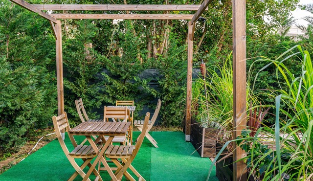 Studio Apartment "Chalé Do Vale - Shiva House" with Shared Pool, Private Terrace & Wi-Fi