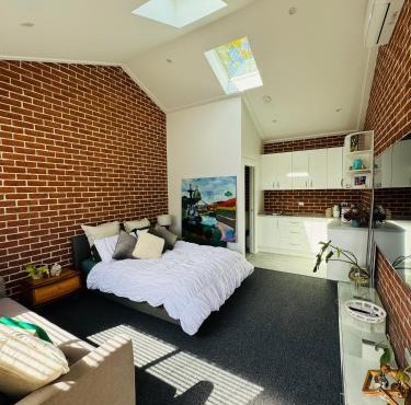 Studio in CBD Bathurst