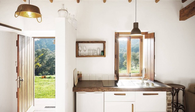 STUDIO in traditional rammed earth farm house - MOBA Ecotourism