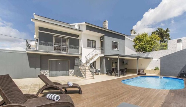Stunning Lisbon Coast Villa | Villa Liri Gold | 9 Bedrooms | Private Pool & Billiards Table | Aroeira