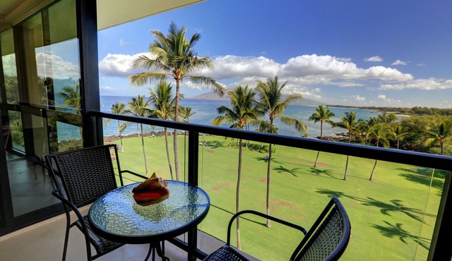 Stunning Oceanfront Kihei Surfside #612 with Breathtaking Views & AC