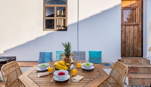 Stunning villa for 4 guests with A/C, WIFI and TV