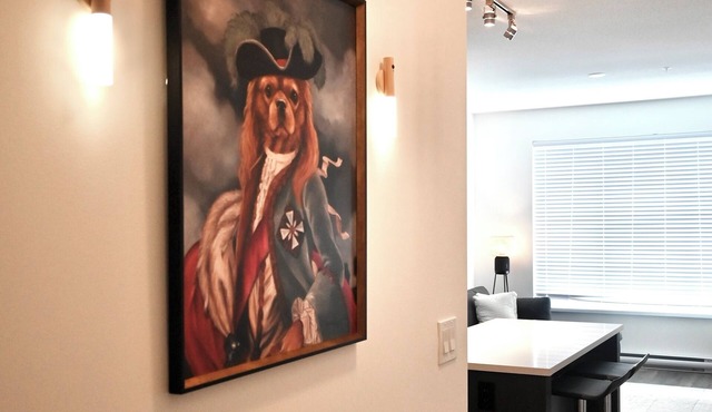 Stylish 2-Bedroom Condo Premium Comfort, Central Location sleeps 4