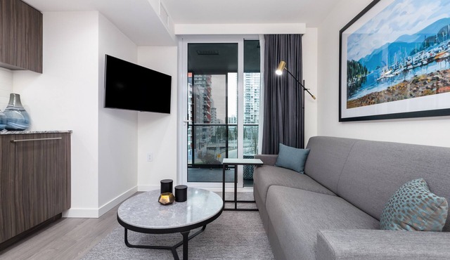 Stylish Downtown Studio Apartment in Vancouver's Beach District in Vancouver