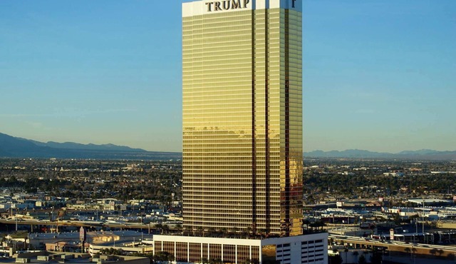 Stylish Renovated Studio at Trump Tower 3324