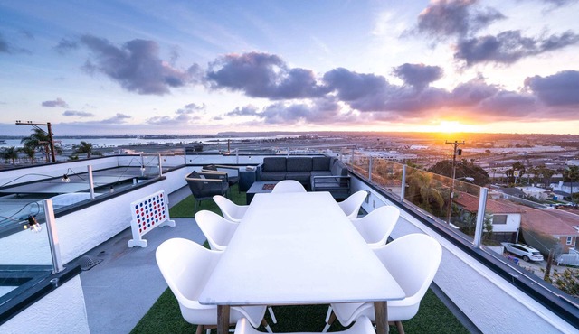 Stylish Residence W/RoofTop Downtown,Ocean Views!