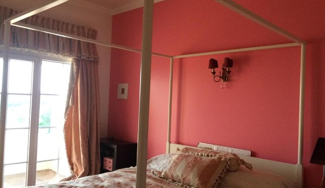 Sunny Suites Golf and Free Parking Guest House