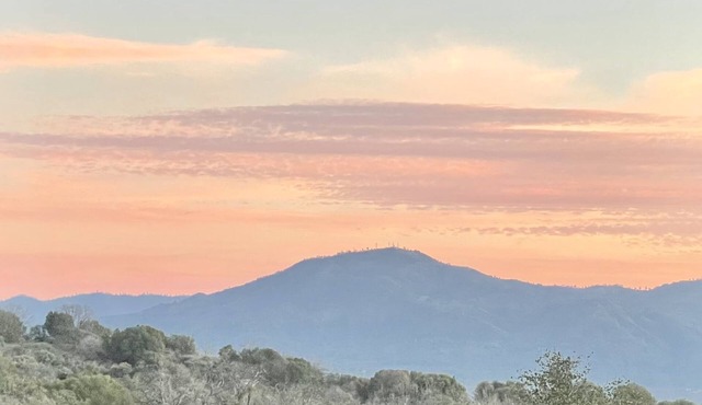 Sunrise Suite - Sierra Mountain Lodge