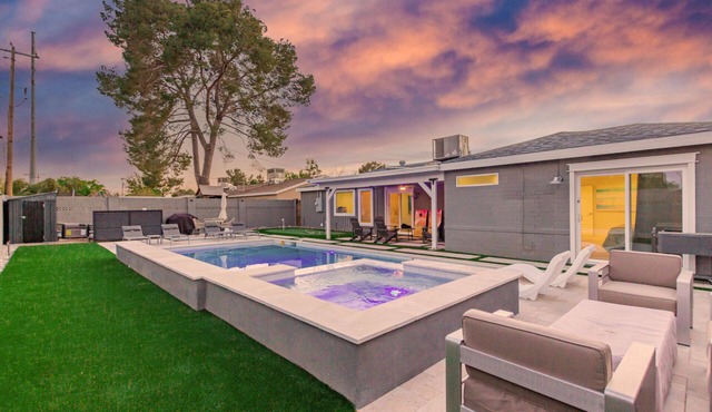 Sunsets on 11th by AvantStay | Resort-Style Pool + Hot Tub | Game Room in Phoenix