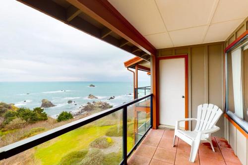 Sweeping Oceanfront Views Await Tranquil Condo with Balcony Beach Access W&D