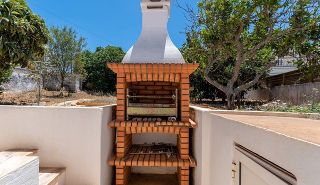 Sweet 2 BDR House With Patio by LovelyStay