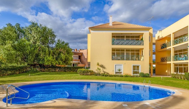 T2 Sereno c/Piscina em Vilamoura by LovelyStay