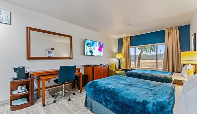 Tempe Studio 2 full size beds