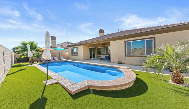Terra Lago Path 4bd/3ba Pool Home with Stunning Mountain Views of Upper Desert