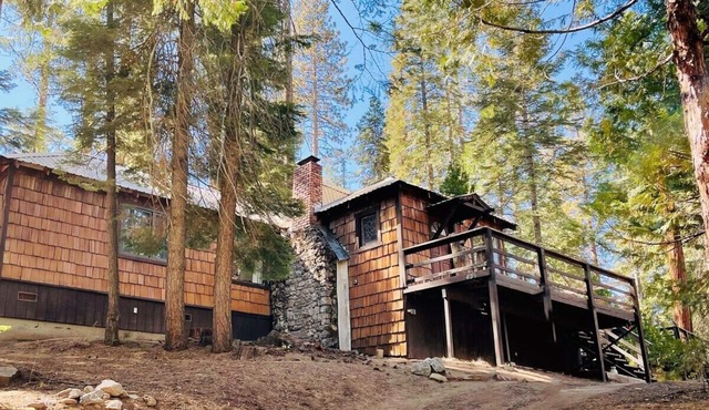 The Cedar House ~ Prime Spot + Kayaks & Cool AC