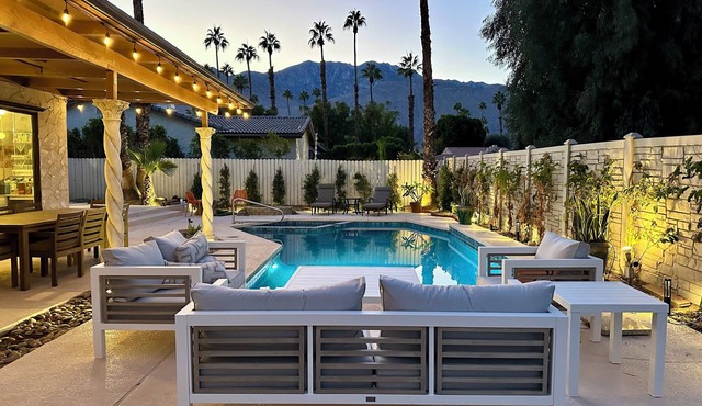 The Compadre: 70s vibes 3BD with POOL and SPA, TENNIS & PICKLEBALL